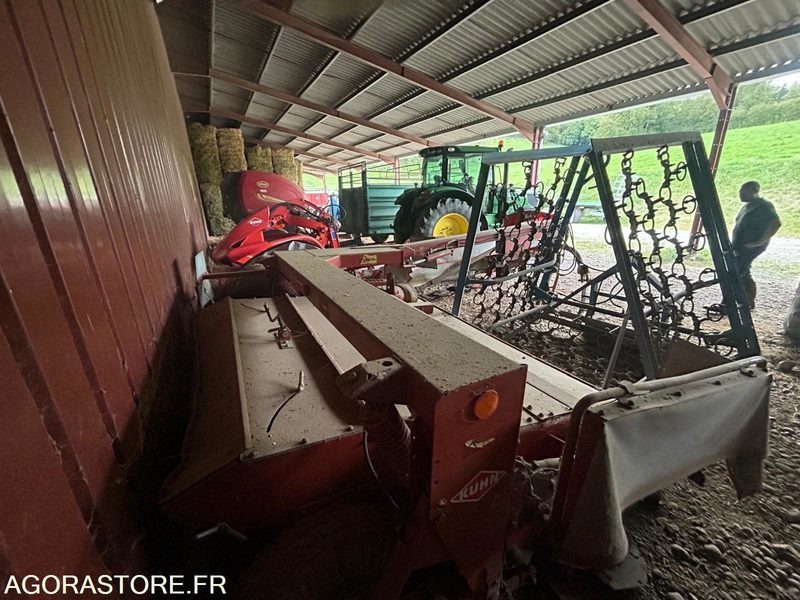 FAUCHEUSE TRAINEE KUHN FC300G 1995 AVEC CONDITIONNEUR - Χορτοκοπτικό: φωτογραφία 2 FAUCHEUSE TRAINEE KUHN FC300G 1995 AVEC CONDITIONNEUR - Χορτοκοπτικό: φωτογραφία 2