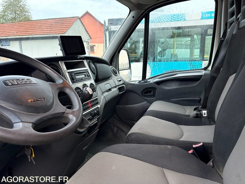 FOURGON IVECO DAILY 180 CV - 2011 - 195 600 KMS - Βαν: φωτογραφία 3 FOURGON IVECO DAILY 180 CV - 2011 - 195 600 KMS - Βαν: φωτογραφία 3