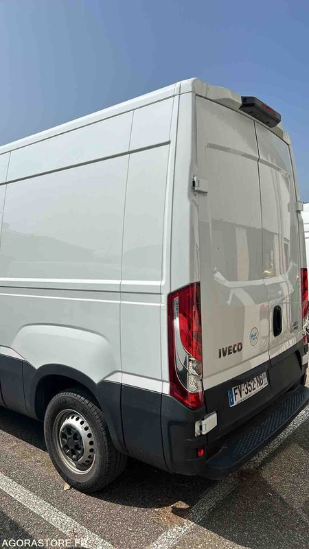 FOURGON Iveco 2020 - Βαν: φωτογραφία 4 FOURGON Iveco 2020 - Βαν: φωτογραφία 4
