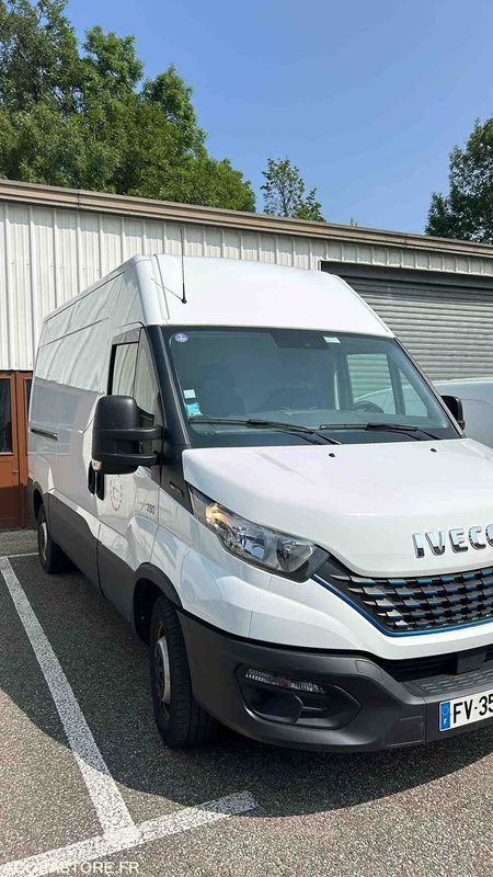 FOURGON Iveco 2020 - Βαν: φωτογραφία 1 FOURGON Iveco 2020 - Βαν: φωτογραφία 1