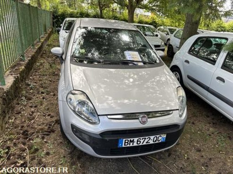 Fiat Punto - BM672QC - Αυτοκίνητο: φωτογραφία 2 Fiat Punto - BM672QC - Αυτοκίνητο: φωτογραφία 2