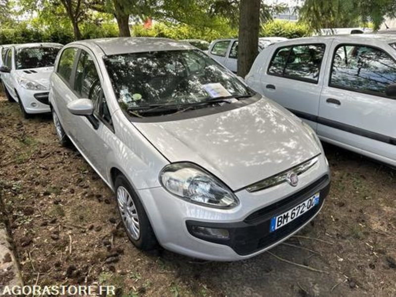 Fiat Punto - BM672QC - Αυτοκίνητο: φωτογραφία 3 Fiat Punto - BM672QC - Αυτοκίνητο: φωτογραφία 3