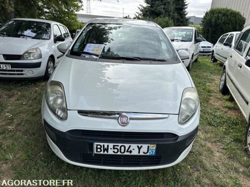 Fiat Punto - BW504YJ - Αυτοκίνητο: φωτογραφία 1 Fiat Punto - BW504YJ - Αυτοκίνητο: φωτογραφία 1