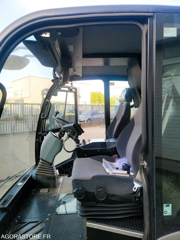 GRAND AZURA MC420 - Σάρωθρο δρόμων: φωτογραφία 5 GRAND AZURA MC420 - Σάρωθρο δρόμων: φωτογραφία 5