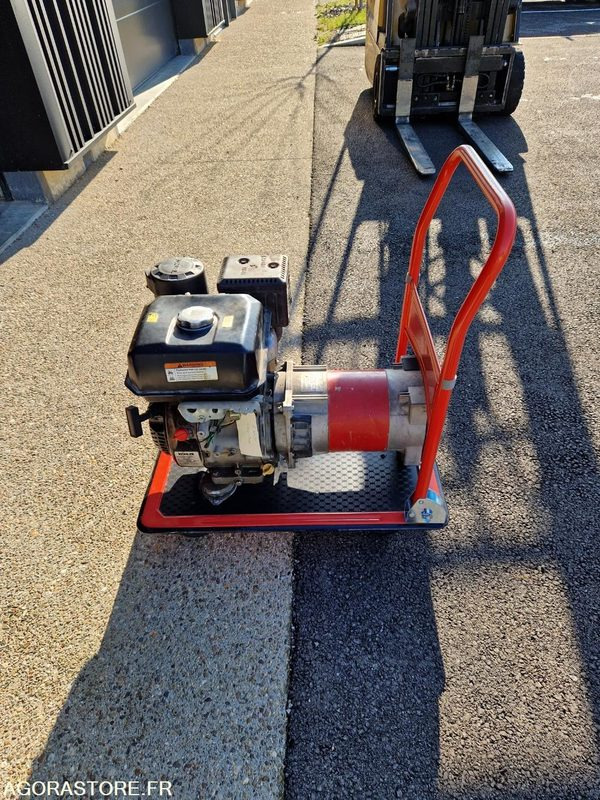 Groupe électrogène FLY5000 - Βιομηχανική γεννήτρια: φωτογραφία 3 Groupe électrogène FLY5000 - Βιομηχανική γεννήτρια: φωτογραφία 3