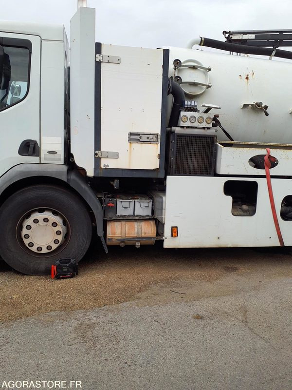 HYDROCUREUR 19T RIVARD - 2004 / 262 122 KM - Όχημα εκκένωσης βόθρων: φωτογραφία 4 HYDROCUREUR 19T RIVARD - 2004 / 262 122 KM - Όχημα εκκένωσης βόθρων: φωτογραφία 4