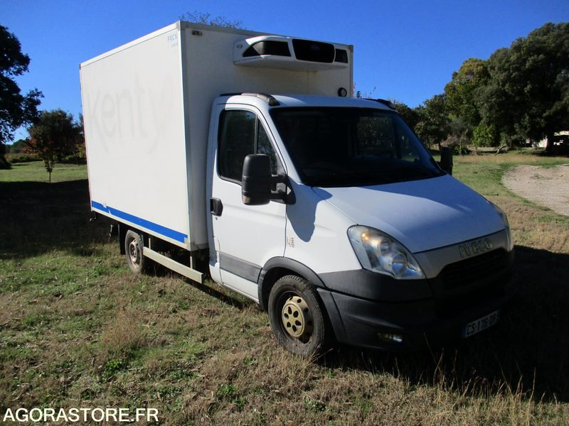 IVECO 35S13 de 2013 426915Kms "d'autoroute"chassis cabine frigorifique - Επαγγελματικό αυτοκίνητο ψυγείο: φωτογραφία 2 IVECO 35S13 de 2013 426915Kms "d'autoroute"chassis cabine frigorifique - Επαγγελματικό αυτοκίνητο ψυγείο: φωτογραφία 2
