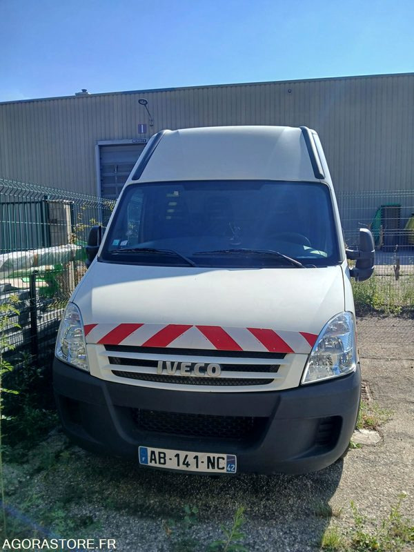 Iveco AB-141-NC - Σάρωθρο δρόμων: φωτογραφία 1 Iveco AB-141-NC - Σάρωθρο δρόμων: φωτογραφία 1