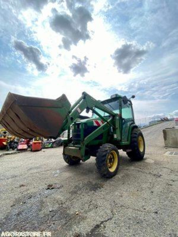 John Deere 4410 - Τρακτέρ: φωτογραφία 1 John Deere 4410 - Τρακτέρ: φωτογραφία 1