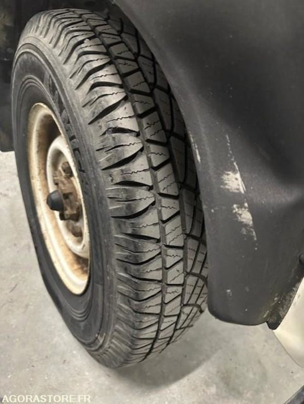 SUV LAND ROVER DEFENDER I 110 2.5 Td5 Pickup 122cv BA-266-HR: φωτογραφία 13