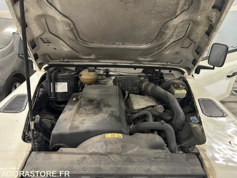 SUV LAND ROVER DEFENDER I 110 2.5 Td5 Pickup 122cv BA-266-HR: φωτογραφία 17