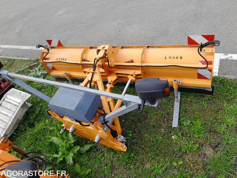 Lame à neige Europe Service Agilo25 (LN062) - Μηχανήματα κήπου: φωτογραφία 4 Lame à neige Europe Service Agilo25 (LN062) - Μηχανήματα κήπου: φωτογραφία 4