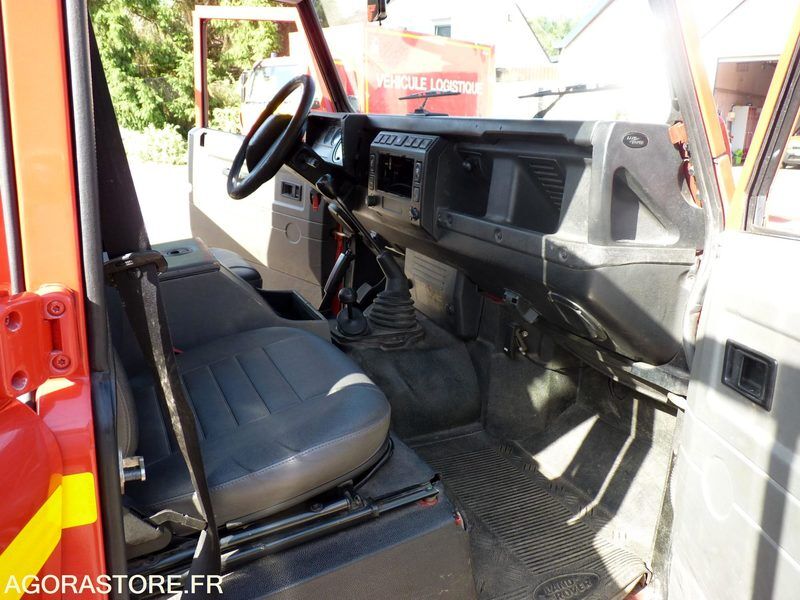 SUV Land Rover Defender Long: φωτογραφία 11 SUV Land Rover Defender Long: φωτογραφία 11