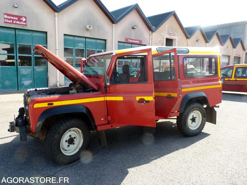 SUV Land Rover Defender Long: φωτογραφία 35 SUV Land Rover Defender Long: φωτογραφία 35