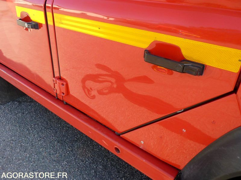 Land Rover Defender Long - SUV: φωτογραφία 3 Land Rover Defender Long - SUV: φωτογραφία 3