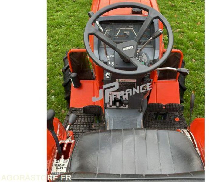 MICROTRACTEUR KUBOTA L1-185 4RM 3 CYLINDRES DIESEL 1300CM3 DANS L'ETAT - Τρακτέρ: φωτογραφία 5 MICROTRACTEUR KUBOTA L1-185 4RM 3 CYLINDRES DIESEL 1300CM3 DANS L'ETAT - Τρακτέρ: φωτογραφία 5