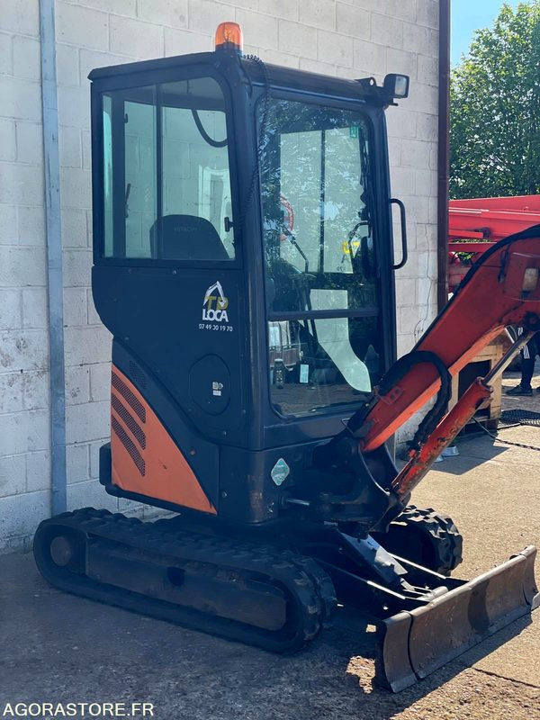 MINI-PELLE SUR CHENILLE CAOUTCHOUC HITACHI ZX17U-2 15CV 1.9T AVEC 3 GODETS - Εκσκαφέας: φωτογραφία 5 MINI-PELLE SUR CHENILLE CAOUTCHOUC HITACHI ZX17U-2 15CV 1.9T AVEC 3 GODETS - Εκσκαφέας: φωτογραφία 5
