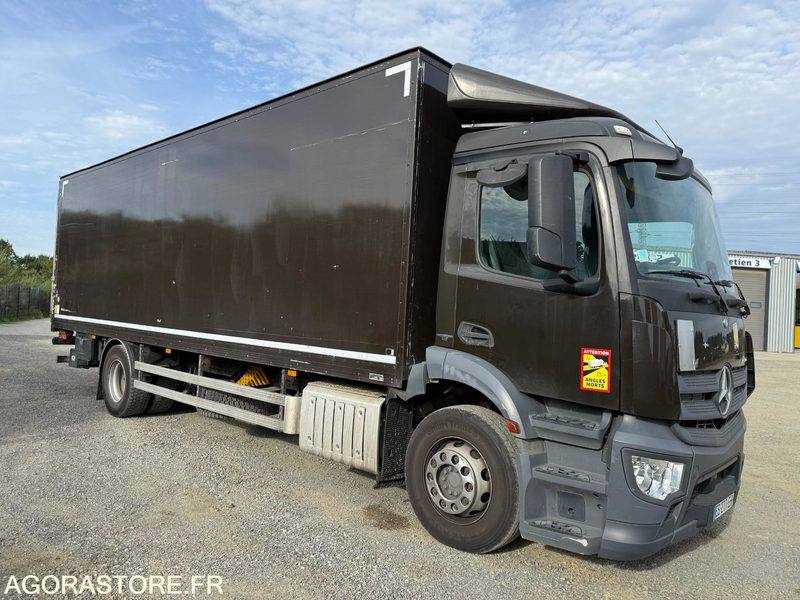 Mercedes Antos 1824 caisson hayon dhollandia 3t - 193000km-2017 - Φορτηγό: φωτογραφία 2 Mercedes Antos 1824 caisson hayon dhollandia 3t - 193000km-2017 - Φορτηγό: φωτογραφία 2