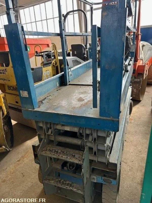 NACELLE CISEAUX GENIE GS-2032 423 HRS 2006 - Ψαλιδωτό ανυψωτικό: φωτογραφία 1 NACELLE CISEAUX GENIE GS-2032 423 HRS 2006 - Ψαλιδωτό ανυψωτικό: φωτογραφία 1