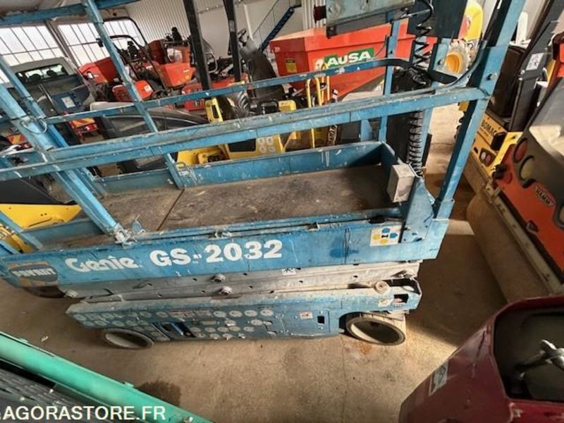 NACELLE CISEAUX GENIE GS-2032 423 HRS 2006 - Ψαλιδωτό ανυψωτικό: φωτογραφία 4 NACELLE CISEAUX GENIE GS-2032 423 HRS 2006 - Ψαλιδωτό ανυψωτικό: φωτογραφία 4