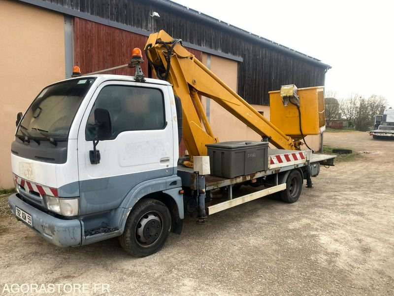 Nacelle Multitel 160 ALU DS monté sur Nissan Cabstar - Φορτηγό με εναέρια πλατφόρμα: φωτογραφία 1 Nacelle Multitel 160 ALU DS monté sur Nissan Cabstar - Φορτηγό με εναέρια πλατφόρμα: φωτογραφία 1