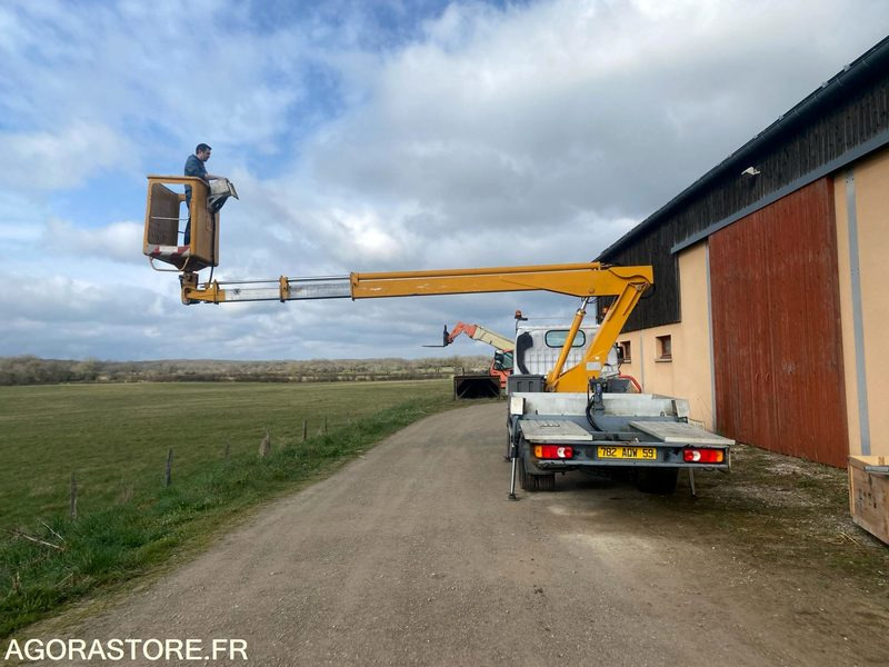 Nacelle Multitel 160 ALU DS monté sur Nissan Cabstar - Φορτηγό με εναέρια πλατφόρμα: φωτογραφία 4 Nacelle Multitel 160 ALU DS monté sur Nissan Cabstar - Φορτηγό με εναέρια πλατφόρμα: φωτογραφία 4