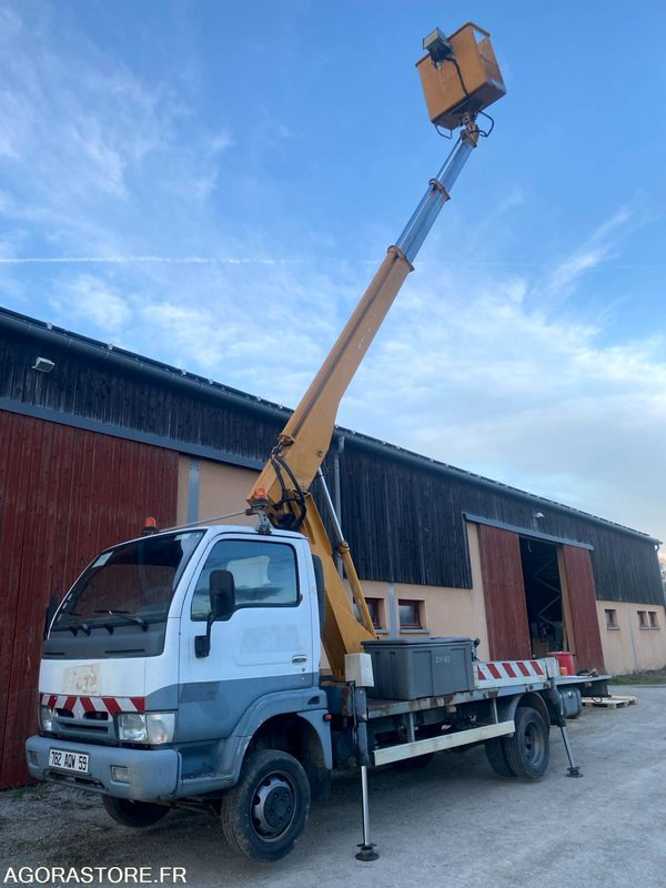 Nacelle Multitel 160 ALU DS monté sur Nissan Cabstar - Φορτηγό με εναέρια πλατφόρμα: φωτογραφία 3 Nacelle Multitel 160 ALU DS monté sur Nissan Cabstar - Φορτηγό με εναέρια πλατφόρμα: φωτογραφία 3