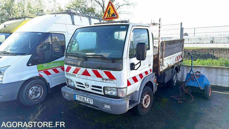 Nissan - Cabstar - 2004 - 49711KMS - 778ALC67 - Ελαφρύ επαγγελματικό: φωτογραφία 1 Nissan - Cabstar - 2004 - 49711KMS - 778ALC67 - Ελαφρύ επαγγελματικό: φωτογραφία 1