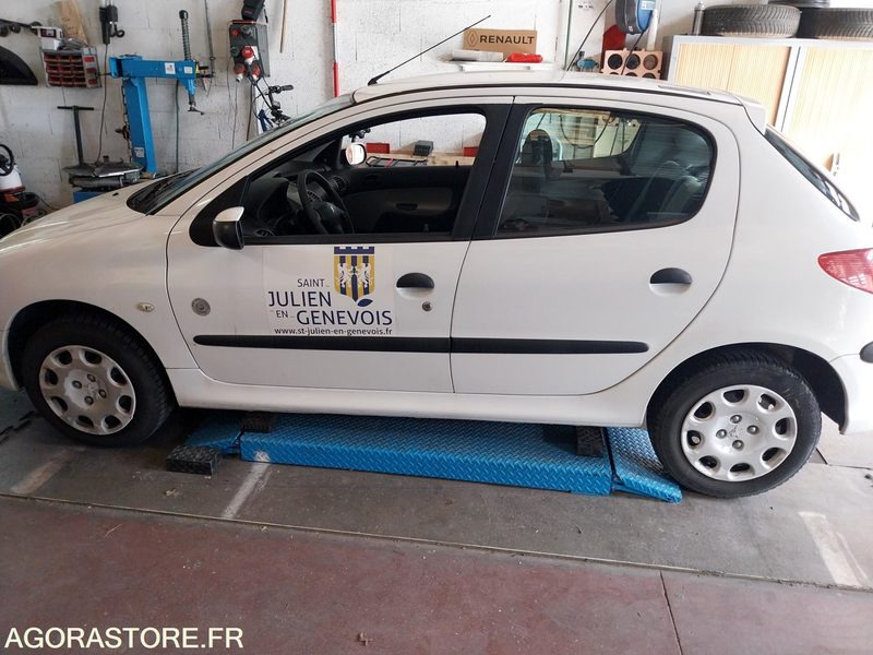 PEUGEOT 206 111000 kms - 2005 - Αυτοκίνητο: φωτογραφία 1 PEUGEOT 206 111000 kms - 2005 - Αυτοκίνητο: φωτογραφία 1
