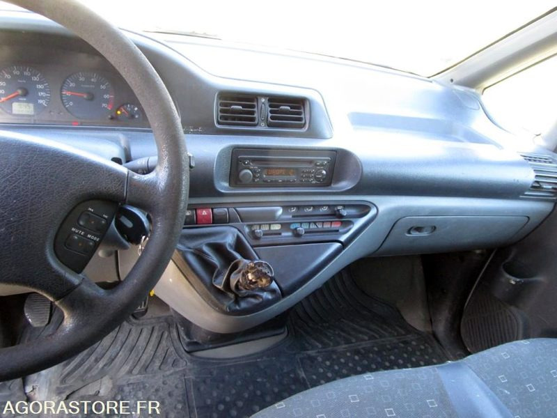 PEUGEOT EXPERT du 29/11/2005 en l'état (Contrôle Technique joint) - Βαν: φωτογραφία 5 PEUGEOT EXPERT du 29/11/2005 en l'état (Contrôle Technique joint) - Βαν: φωτογραφία 5
