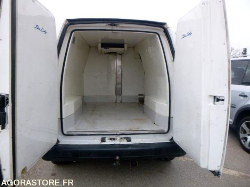 PEUGEOT expert frigorifique - 2003 - 96 210km - BON ETAT - Μικρό βαν: φωτογραφία 5 PEUGEOT expert frigorifique - 2003 - 96 210km - BON ETAT - Μικρό βαν: φωτογραφία 5