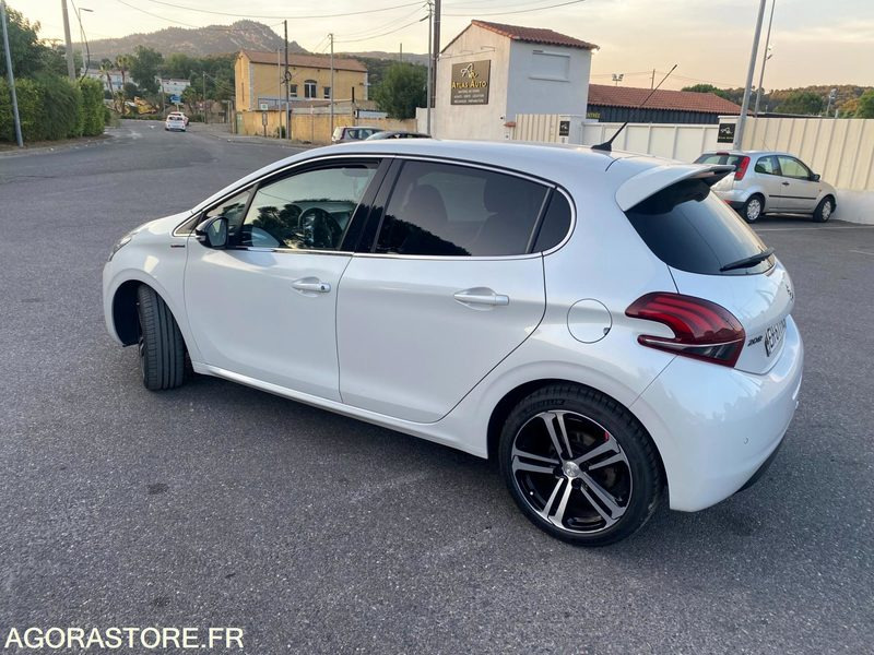 Peugeot 208 gt line - 2016 - 94384km - Αυτοκίνητο: φωτογραφία 4 Peugeot 208 gt line - 2016 - 94384km - Αυτοκίνητο: φωτογραφία 4