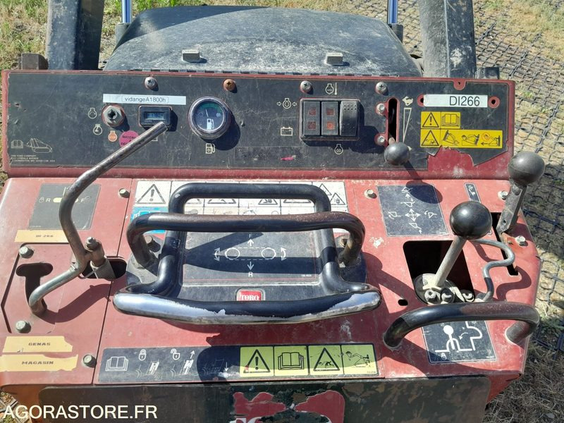 Porte outils à chenilles Dingo TX525 + godet (DI266+AC094) - Μηχανήματα κήπου: φωτογραφία 4 Porte outils à chenilles Dingo TX525 + godet (DI266+AC094) - Μηχανήματα κήπου: φωτογραφία 4