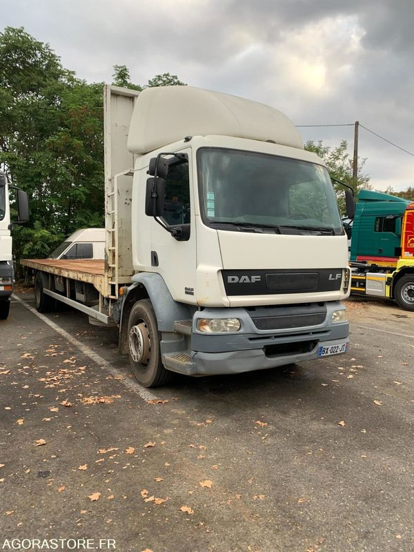 Porteur plateau DAF LF 18.250 - 2004 - 418000 Kms - Φορτηγό: φωτογραφία 1 Porteur plateau DAF LF 18.250 - 2004 - 418000 Kms - Φορτηγό: φωτογραφία 1