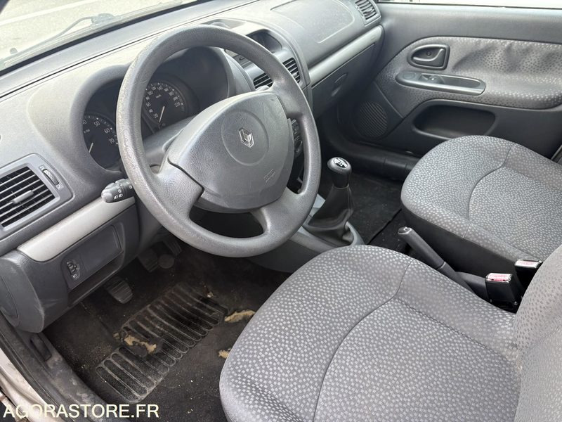 RENAULT CLIO 3 - Αυτοκίνητο: φωτογραφία 5 RENAULT CLIO 3 - Αυτοκίνητο: φωτογραφία 5