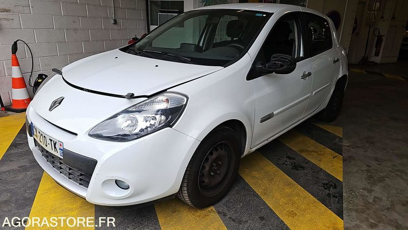 RENAULT CLIO - CA210TK - Αυτοκίνητο: φωτογραφία 1 RENAULT CLIO - CA210TK - Αυτοκίνητο: φωτογραφία 1