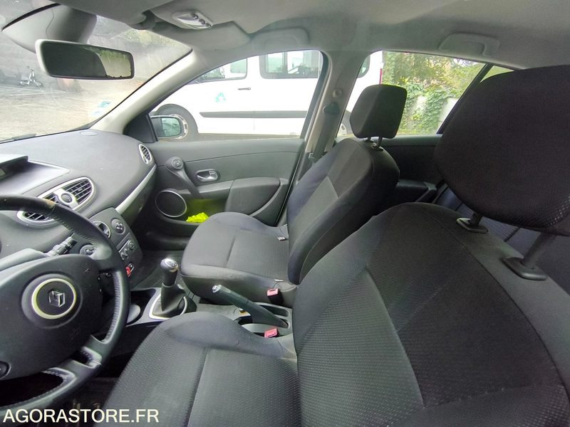 RENAULT CLIO III - Αυτοκίνητο: φωτογραφία 3 RENAULT CLIO III - Αυτοκίνητο: φωτογραφία 3