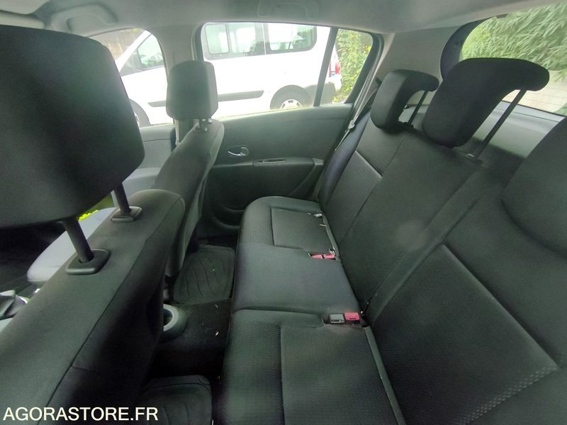 RENAULT CLIO III - Αυτοκίνητο: φωτογραφία 4 RENAULT CLIO III - Αυτοκίνητο: φωτογραφία 4