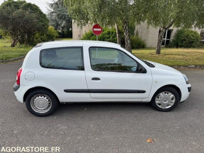 RENAULT CLIO SOCIETE - Αυτοκίνητο: φωτογραφία 4 RENAULT CLIO SOCIETE - Αυτοκίνητο: φωτογραφία 4