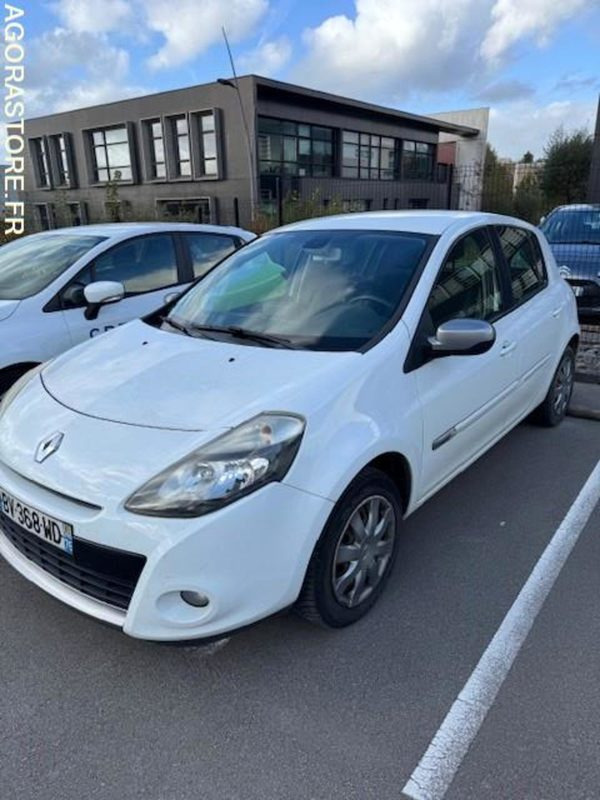 RENAULT CLIO - Αυτοκίνητο: φωτογραφία 2 RENAULT CLIO - Αυτοκίνητο: φωτογραφία 2