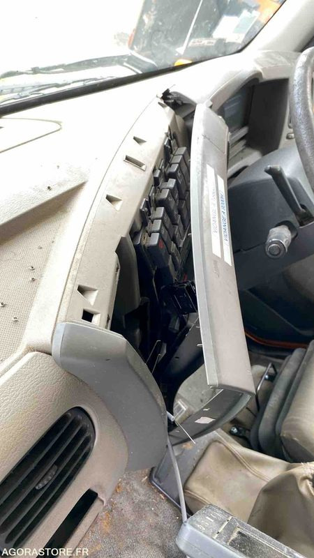 RENAULT DXI 310 - Σάρωθρο δρόμων: φωτογραφία 4 RENAULT DXI 310 - Σάρωθρο δρόμων: φωτογραφία 4