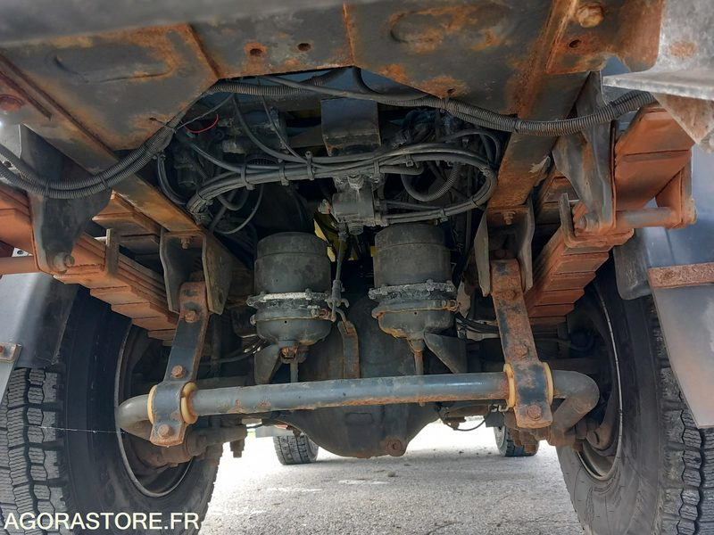 RENAULT KERAX 4X4 DXI 370 BENNE + Saleuse MECAGIL LEBON (KR0406 + SL0203) - Φορτηγό: φωτογραφία 4 RENAULT KERAX 4X4 DXI 370 BENNE + Saleuse MECAGIL LEBON (KR0406 + SL0203) - Φορτηγό: φωτογραφία 4
