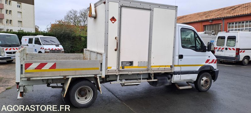 RENAULT MASCOTT PLATEAU ET CELLULE ATELIER - 213216km - 2001 - Όχημα με ανατρεπομενη καροτσα: φωτογραφία 3 RENAULT MASCOTT PLATEAU ET CELLULE ATELIER - 213216km - 2001 - Όχημα με ανατρεπομενη καροτσα: φωτογραφία 3