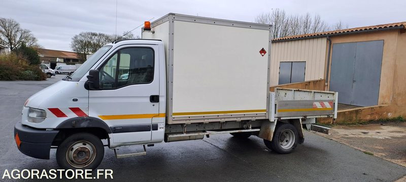 RENAULT MASCOTT PLATEAU ET CELLULE ATELIER - 213216km - 2001 - Όχημα με ανατρεπομενη καροτσα: φωτογραφία 2 RENAULT MASCOTT PLATEAU ET CELLULE ATELIER - 213216km - 2001 - Όχημα με ανατρεπομενη καροτσα: φωτογραφία 2