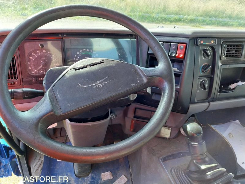 RENAULT PREMIUM 300-19 / 2001 / 816 010 km - Φορτηγό σασί: φωτογραφία 4 RENAULT PREMIUM 300-19 / 2001 / 816 010 km - Φορτηγό σασί: φωτογραφία 4