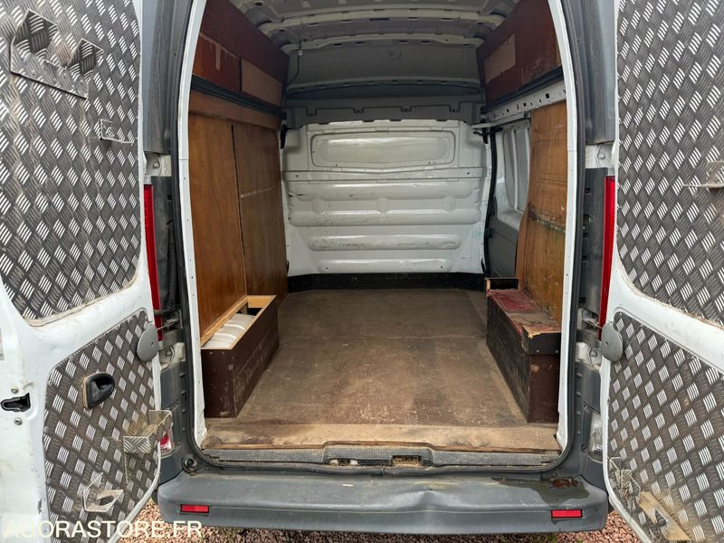 RENAULT TRAFIC 2.0 DCI 115 CH L1H2 - 233176 - 2011 - Βαν: φωτογραφία 5 RENAULT TRAFIC 2.0 DCI 115 CH L1H2 - 233176 - 2011 - Βαν: φωτογραφία 5