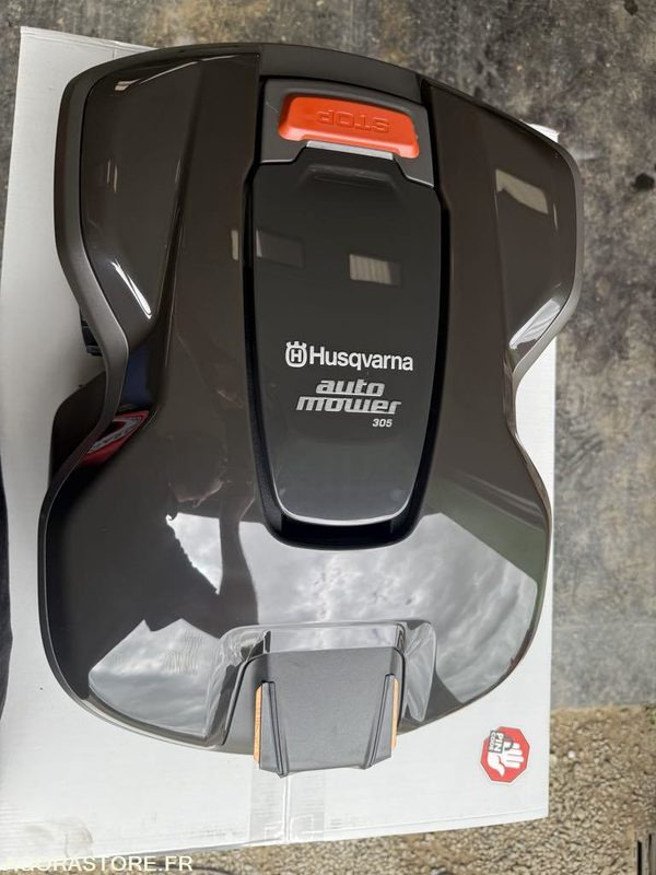ROBOT de tonte NEUF 305 Husqvarna Unitaire - Χλοοκοπτικό: φωτογραφία 1 ROBOT de tonte NEUF 305 Husqvarna Unitaire - Χλοοκοπτικό: φωτογραφία 1