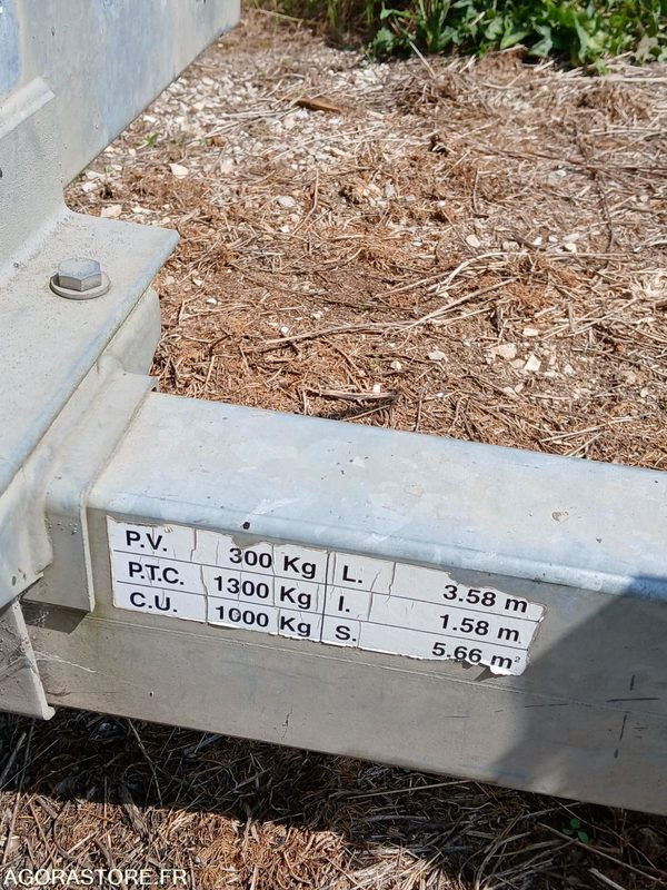 Remorque PORTE ROULEAU HUBIERE - Τρέιλερ πλατφόρμα/ Καρότσα: φωτογραφία 4 Remorque PORTE ROULEAU HUBIERE - Τρέιλερ πλατφόρμα/ Καρότσα: φωτογραφία 4
