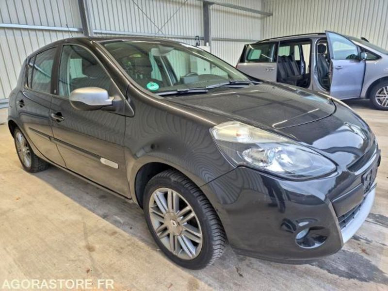 Renault Clio III Phase 2 – TomTom Edition 1.2 75 – 2011 – Seulement 33 200 km – - Αυτοκίνητο: φωτογραφία 5 Renault Clio III Phase 2 – TomTom Edition 1.2 75 – 2011 – Seulement 33 200 km – - Αυτοκίνητο: φωτογραφία 5