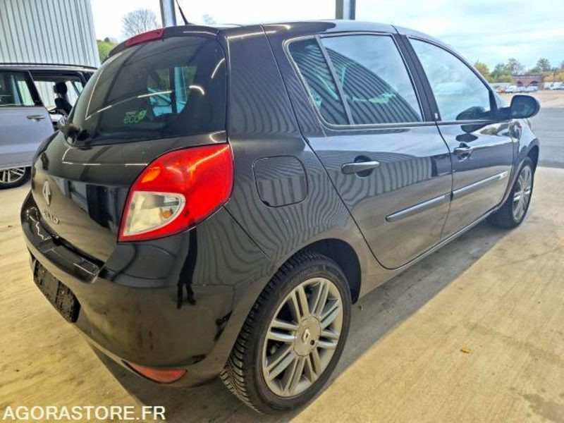 Renault Clio III Phase 2 – TomTom Edition 1.2 75 – 2011 – Seulement 33 200 km – - Αυτοκίνητο: φωτογραφία 2 Renault Clio III Phase 2 – TomTom Edition 1.2 75 – 2011 – Seulement 33 200 km – - Αυτοκίνητο: φωτογραφία 2